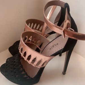 alaia heel shoe super elegent